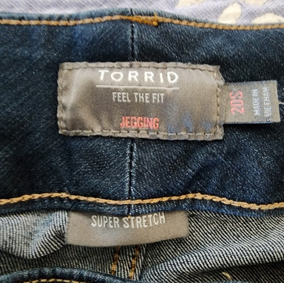 NWT Torrid Supersoft Jeggings - Picture 4 of 6